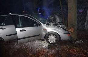 Polizeiinspektion Nienburg / Schaumburg: POL-NI: Unfall mit Schwerverletztem und brennendem Fahrzeug