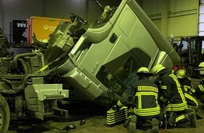 Freiwillige Feuerwehr Kalkar: Feuerwehr Kalkar: Stadtwehralarm für die Freiwillige Feuerwehr Kalkar