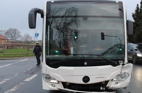 Polizei Minden-Lübbecke: POL-MI: Omnibus kollidiert mit Pkw