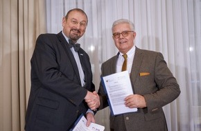 Zentralverband der Deutschen Geflügelwirtschaft e.V.: Geflügelwirtschaft schließt Kooperationsvertrag mit BfR: "Leisten unseren Beitrag zu qualifizierter Risikobewertung"