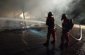 Kreisfeuerwehrverband Calw e.V.: KFV-CW: Brand in einem landwirtschaftlichen Anwesen in Bad Herrenalb - Neusatz