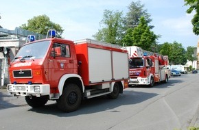 Feuerwehr der Stadt Arnsberg: FW-AR: Betriebsfeuerwehr und Personal reagieren schnell und richtig:
Kleiner Brand im Schaltschrank bei Reno De Medici schnell gelöscht