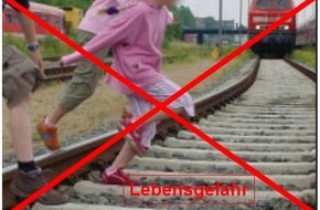 Bundespolizeiinspektion Flensburg: BPOL-FL: Burg - Vier Kinder im Gleis sorgen für Streckensperrung und Zugverspätungen