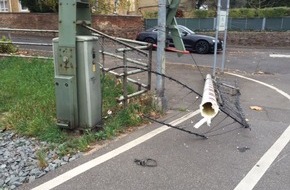 Polizeidirektion Bad Kreuznach: POL-PDKH: Verkehrsunfall mit Sachschaden an Bahnübergang