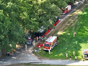 FW-KLE: Großübung in Kleve: Rettungskräfte trainieren Busunfall mit 26 Betroffenen