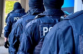 Bundespolizeidirektion Bad Bramstedt: BPOLD-BBS: Urkundenkriminalität - Bundespolizei nimmt Fälscherring in Hamburg hoch und verhaftet vier Bandenmitglieder
