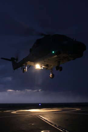 Deutsche Marine - Bilder der Woche: Marinehubschrauber vom Typ &quot;Sea Lynx&quot; schrecken auch Piraten ab