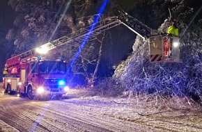 Feuerwehr Radolfzell: FW-Radolfzell: Einsätze aufgrund Wintereinbruch