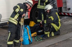 Feuerwehr Lennestadt: FW-OE: 13 neue Maschinisten für "Hannah"