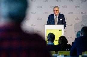 ADAC Hessen-Thüringen e.V.: Mitgliederwachstum beim ADAC Hessen-Thüringen - Einsätze der Pannenhilfe steigen / Hohes Niveau der Einsatzzahlen Luftrettung