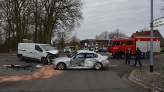 Polizeiinspektion Rotenburg: POL-ROW: Schwerer Verkehrsunfall auf der B 71 mit drei Verletzten