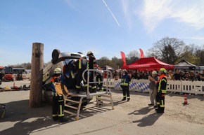 Feuerwehr Nürnberg: Auftaktveranstaltung des 150. Jubiläums der Berufsfeuerwehr Nürnberg bei bestem Wetter - Erste offene Bayerische Meisterschaften in der Unfallrettung in Nürnberg