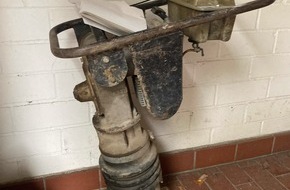 Kreispolizeibeh&ouml;rde M&auml;rkischer Kreis: POL-MK: Zeugensuche nach Handydieben / R&uuml;ttelplattenbesitzer gesucht