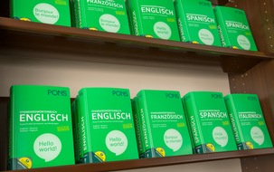 PONS GmbH: PONS Herbstprogramm 2013: Standardwörterbuch / Viel mehr als ein Wörterbuch - der Klassiker neu aufgelegt (FOTO)