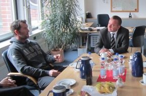 Polizeidirektion Göttingen: POL-GOE: Pistorius besuchte verletzte Göttinger Polizisten