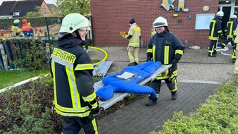 Feuerwehr Kleve: FW-KLE: Löschgruppen Kessel und Reichswalde übten im St.-Anna-Kindergarten / Gemeinsame Pressemitteilung der Feuerwehren Goch und Kleve