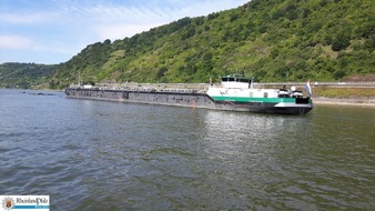 Polizeipräsidium Einsatz, Logistik und Technik: WSPA-RP: Tankschiff auf dem Geisenrücken festgefahren