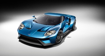 Ford-Werke GmbH: Ford serviert Hochleistungsmenü: Ford Focus RS feiert Publikumsdebüt, Europapremiere für den Ford GT