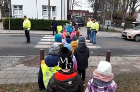 Polizeiinspektion Stralsund: POL-HST: Über die Straße - mal anders!