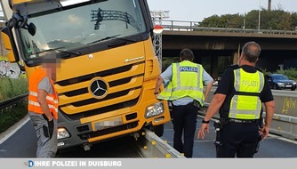 Polizei Duisburg: POL-DU: Duisburg/Düsseldorf: Lkw-Unfall auf A40 - Polizei geht gegen Gaffer vor