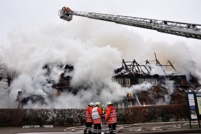POL-WL: Reetdachhaus abgebrannt