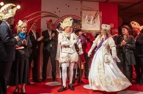 Sparkasse KölnBonn: Nach zweimaligem Aussetzen wegen Corona: Bonner Prinzenpaar mitsamt Equipe besucht traditionellen Karnevalsempfang der Sparkasse KölnBonn