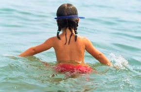 DVAG Deutsche Vermögensberatung AG: Badeunfälle: Eltern überschätzen oft ihr Kind