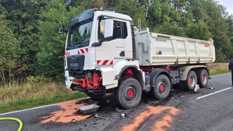 Feuerwehren VG Westerburg: FW VG Westerburg: Frontalzusammensto&szlig; mit LKW - Feuerwehr befreit PKW Fahrer