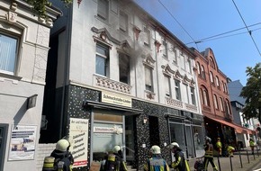 Feuerwehr Bochum: FW-BO: Wohnungsbrand in Bochum-Linden