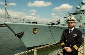 Presse- und Informationszentrum Marine: "Die intensivste und erfüllendste Zeit 
in meiner Offizierskarriere" - 
Kommandowechsel auf Fregatte "Augsburg"