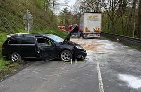 Feuerwehr VG Asbach: FW VG Asbach: Verkehrsunfall zwischen LKW und PKW auf der L255 / eine Person schwerverletzt