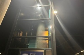 Polizeidirektion Neuwied/Rhein: POL-PDNR: Wissen (Sieg)- Sachbeschädigungen am Regio-Bahnhof- mehrere Täter schnell ermittelt