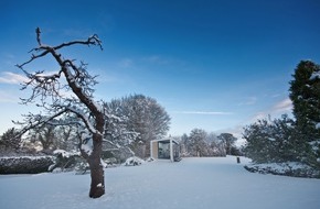 Office Cube BV: "Outdoor arbeiten" bei Schnee und Eis im Office Cube / Designer-Bürowürfel für den Outdoor-Einsatz kann sich selbst von Schnee und Eis befreien