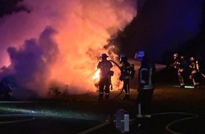 Feuerwehr Schermbeck: FW-Schermbeck: Brand Wohnwagen