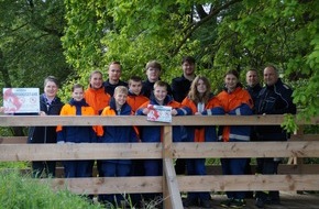 Feuerwehr Samtgemeinde Wathlingen: FW Wathlingen: Jugendfeuerwehr Adelheidsdorf-Großmoor sorgt mit Waldbrandhinweisschildern für Aufklärung