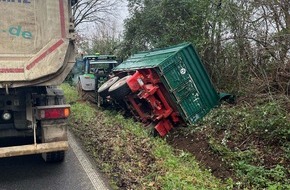 Kreispolizeibehörde Rhein-Kreis Neuss: POL-NE: Traktor verunfallt auf L116