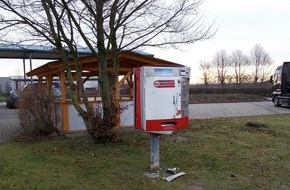 Polizei Minden-Lübbecke: POL-MI: Unbekannte sprengen Zigarettenautomaten auf - Täter gehen dennoch leer aus