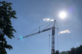 BG BAU Berufsgenossenschaft der Bauwirtschaft: Sommer, Sonne, Coronavirus - Tipps zum gesunden Arbeiten auf der Baustelle