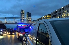 Feuerwehr München: FW-M: Verkehrsunfall mit fünf beteiligten PKW (Freimann)