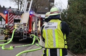 Feuerwehr Essen: FW-E: Zimmerbrand in einem Mehrfamilienhaus - keine Verletzten