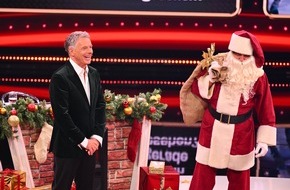 SAT.1: Oh, du fröhliche Rätselzeit! Jörg Pilawa lädt zwei Engel zum "Das 1% Quiz - Wie clever ist Deutschland? Weihnachts-Spezial"