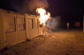 Polizeiinspektion Stade: POL-STD: Wohncontainer in Stade ausgebrannt - keine Personen verletzt