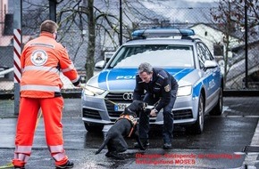 Polizeidirektion Wittlich: POL-PDWIL: Polizei Wittlich spendet an BRH Rettungshundestaffel Eifel-Mosel e.V.