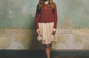 Warner Music Group Germany: BIRDY - Der Song zum RED NOSE DAY "People Help The People" (BILD)