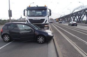 Polizeipräsidium Rheinpfalz: POL-PPRP: Unfall auf der Konrad-Adenauer-Brücke