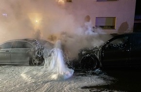 Polizeidirektion Neustadt/Weinstraße: POL-PDNW: Zwei PKW durch Brandstiftung zerstört