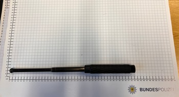 Bundespolizeidirektion Sankt Augustin: BPOL NRW: Bundespolizei findet gefährliche Gegenstände bei einem Jugendlichen