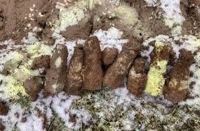 Polizeipräsidium Südhessen: POL-DA: Rüsselsheim: Archäologe findet neun Stabbrandbomben
