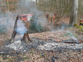 FW-EN: Zwei Bäume beschäftigen Feuerwehr Wetter (Ruhr) am Mittwochmorgen