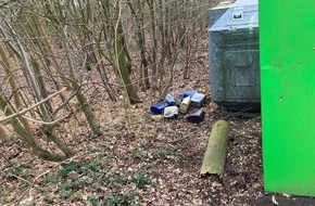 Polizeiinspektion Stade: POL-STD: Erneut Alt&ouml;l, diesmal in Sauensiek entsorgt - Polizei sucht Zeugen und Verursacher